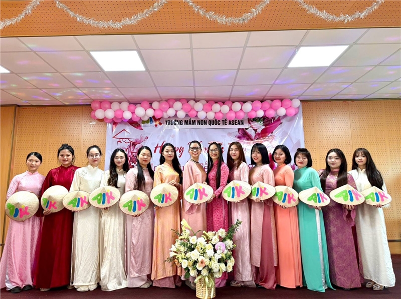 Team Building 8/3 gắn kết yêu thương tại Asean School