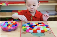 Hoạt động montessori cá nhân - Đôi bàn tay xinh xắn