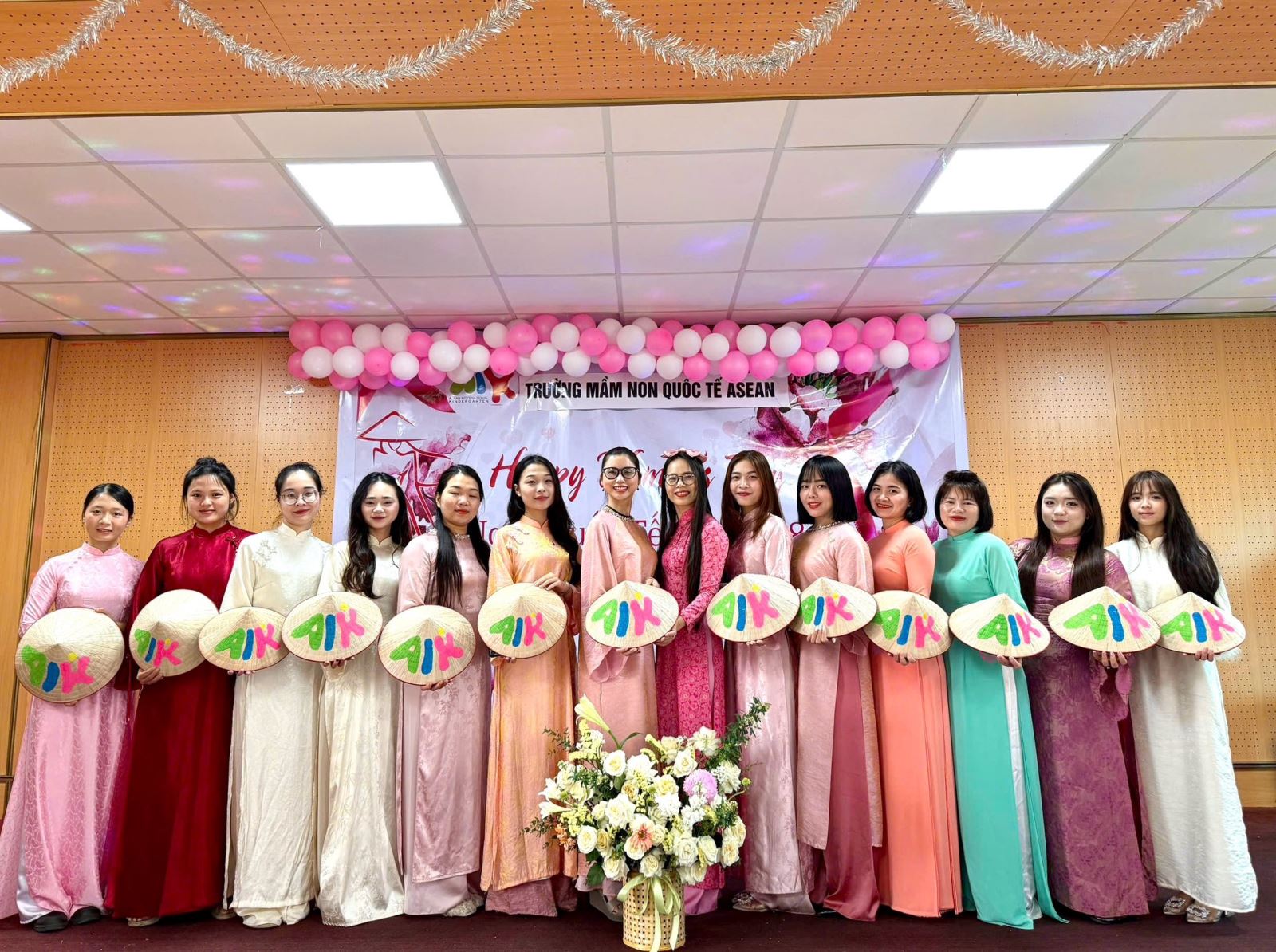 Team Building 8/3 gắn kết yêu thương tại Asean School